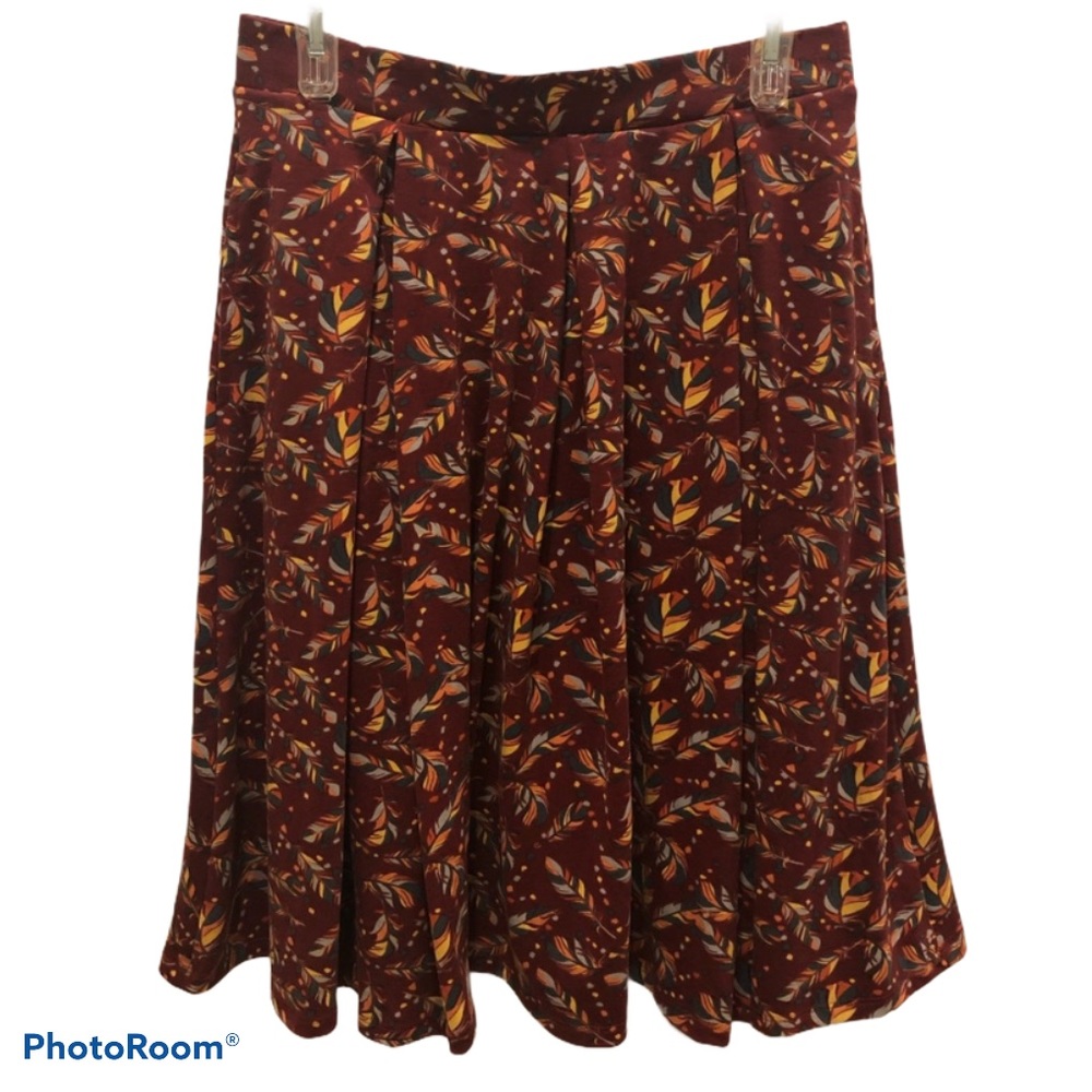 💙4/20! NWOT! Med burg LulaRoe skirt w/ feathers